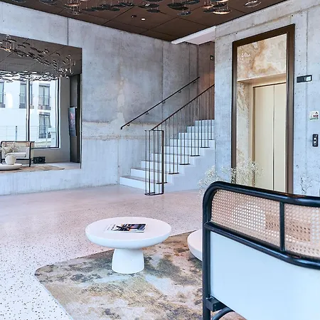 Golden Hour Apartments- Loft H 214 *