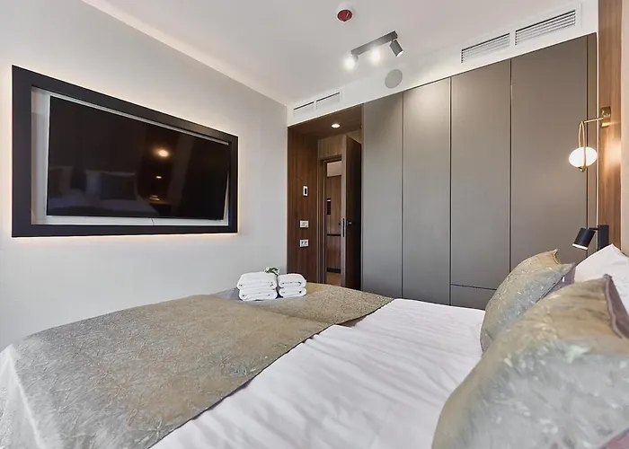 Διαμέρισμα Golden Hour Apartments- Loft H 214 *